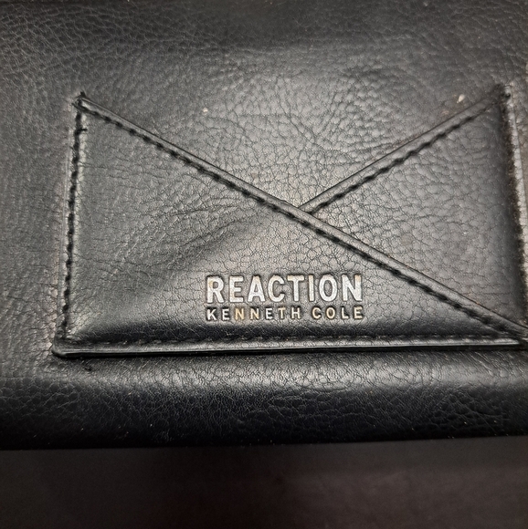Reaction By Kenneth Cole Black Leather Wallet - Picture 2 of 10
